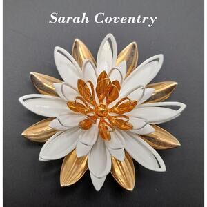 Vintage 1966 Sarah Coventry Water Lily Brooch White Enamel Gold Tone